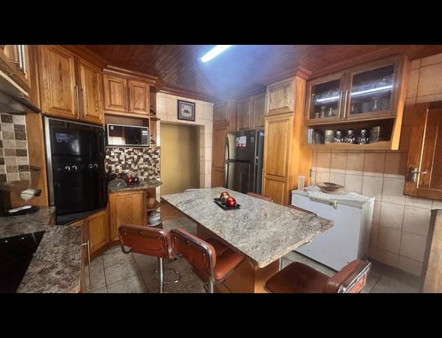 4 BEDROOM HOUSE FOR SALE IN MEYERVILLE